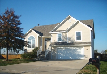 10104 219th Terrace, Peculiar, MO 64078 