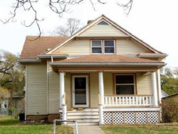 118 S Jeffreys St, Pleasant Hill, MO 64080 