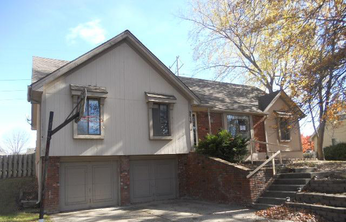 9919 N Wayne Ave, Kansas City, MO 64155 