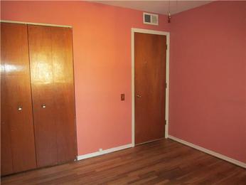 2020 Ottkamp Dr, Saint Louis, MO 63136 