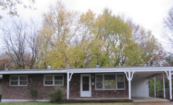27 Queen Ann Dr, Hazelwood, MO 63042 