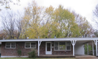 27 Queen Ann Dr, Hazelwood, MO 63042 