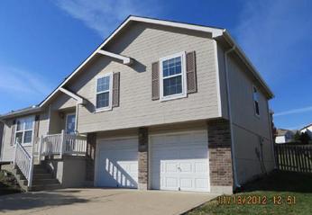 712 SW Foxtail Dr, Grain Valley, MO 64029 