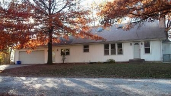 102 S 4th St, Cleveland, MO 64734 