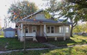 222 S Hickman St, Centralia, MO 65240 