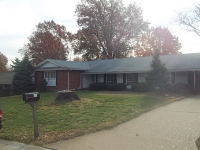 29 S Club Grounds Dr, Florissant, MO 63033 