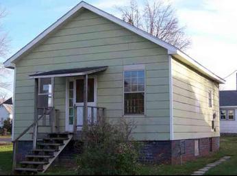 320 E Carpenter St, Moberly, MO 65270 