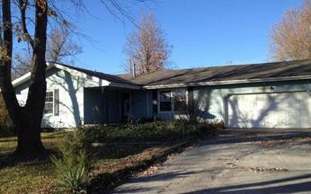 203 Kings Dr, Willard, MO 65781 