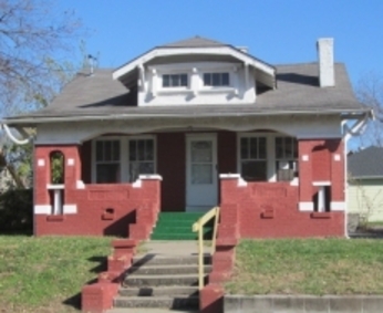 1068 South Redman Ave, Marshall, MO 65340 