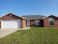 505 N Greenway Dr, Holts Summit, MO 65043 