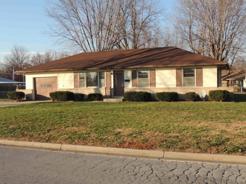 405 W College St, Odessa, MO 64076 