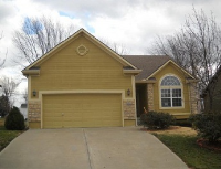 312 NW Fox Hollow Ln, Blue Springs, MO 64015 