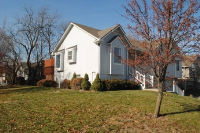 2432 NE Dale Hunter, Lee's Summit, MO 64086 