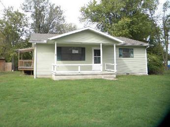 302 S Bobbiesmith St, Diamond, MO 64840 