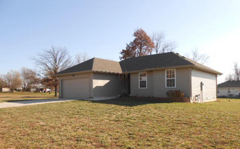 402 Sugar Ln, Clever, MO 65631 
