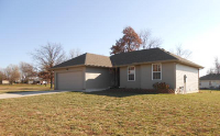 402 Sugar Ln, Clever, MO 65631 