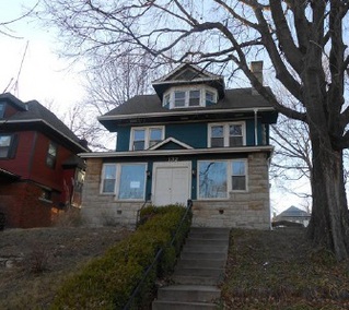 132 Elmwood Ave, Kansas City, MO 64123 