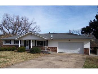 1203 Hawthorne Dr, Neosho, MO 64850 