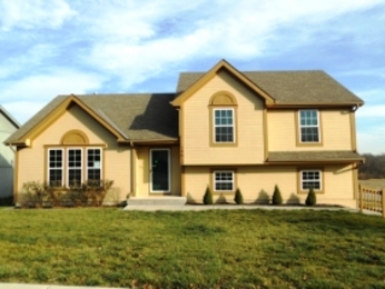 14615 Green Castle St, Smithville, MO 64089 