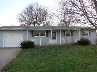 810 Sinnock Ave, Moberly, MO 65270 