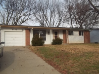 2745 Patterson Rd, Florissant, MO 63031 