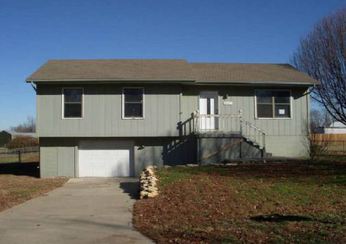 21611 S Soryl Ave, Peculiar, MO 64078 