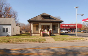 908 N Central Ave, Monett, MO 65708 