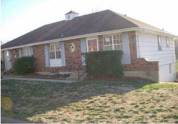 7115 NW Country Club Ln, Kansas City, MO 64152 