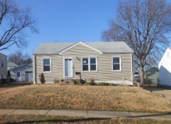 10658 Saint Philip Ln, Saint Ann, MO 63074 