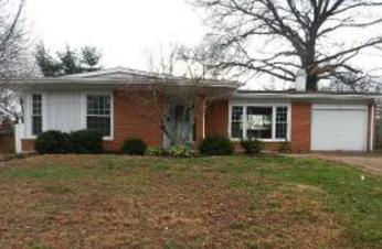 3500 Hambletonian Dr, Florissant, MO 63033 