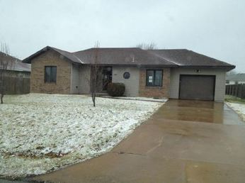 209 E Mcvay St, Marshfield, MO 65706 