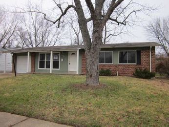 2180 Buttercup Dr, Florissant, MO 63033 