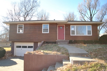 5302 Miller Rd, Saint Joseph, MO 64505 