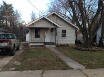 1036 S Crutcher Ave, Springfield, MO 65804 