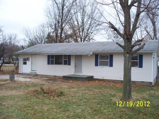 1106 Macon St, Carthage, MO 64836 
