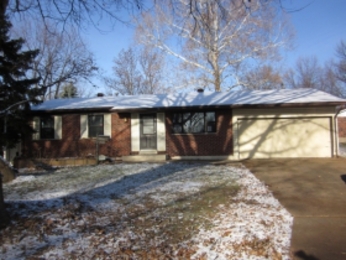 7377 Tannoia Dr, Hazelwood, MO 63042 