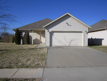 1147 S Brown Ave, Springfield, MO 65802 