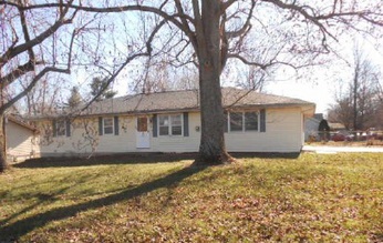 1016 West Walnut Lawn St, Springfield, MO 65807 