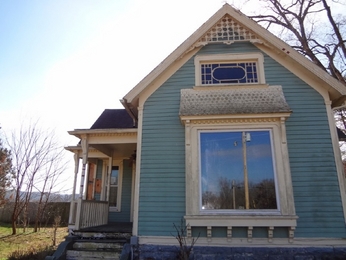 104 East 8th Street, Galena, MO 65656 