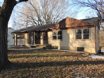 9350 69th Terr E, Raytown, MO 64133 