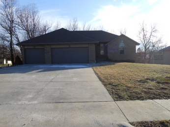 100 Pebble Creek Ln, Willard, MO 65781 