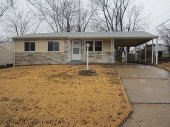 4925 Rose Blossom Ln, Hazelwood, MO 63042 