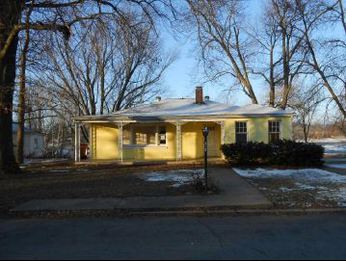 705 N 5th Street, Elsberry, MO 63343 