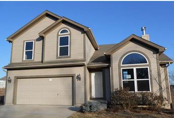 19609 Harbor Dr, Smithville, MO 64089 