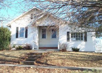 103 S High School A, Ravenwood, MO 64479 