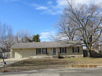 13400 Oakland Ave, Grandview, MO 64030 