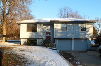 2206 Swisher Dr, Clinton, MO 64735 