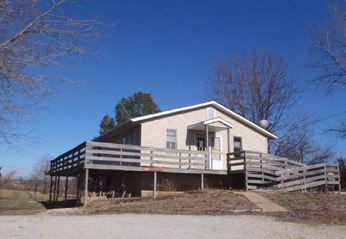 717 Broadway Avenue, Leslie, MO 63056 