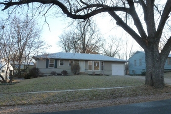 9623 Belmont Ave, Kansas City, MO 64134 