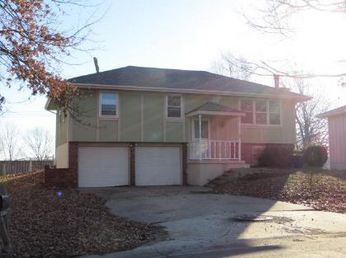 315 SE Claremont St, Lees Summit, MO 64063 